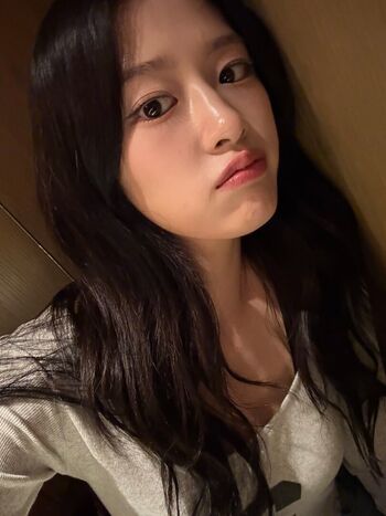 An Yujin 안유진 |