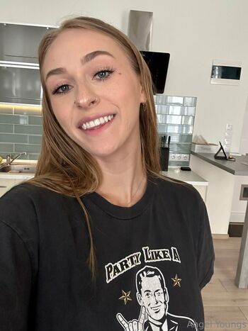 angelyoungsxxx