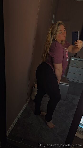 blonde.bunnie