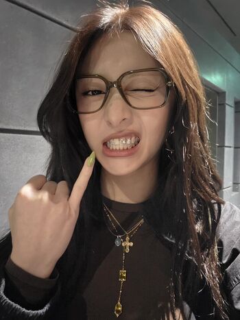 Huh Yunjin 허윤진