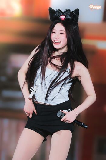 Huh Yunjin 허윤진