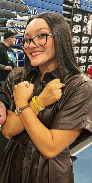 Izzy Moreno / ItsIzzyMania