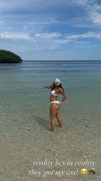 Lucie Zova (@lucie_zova) Satin Bloom