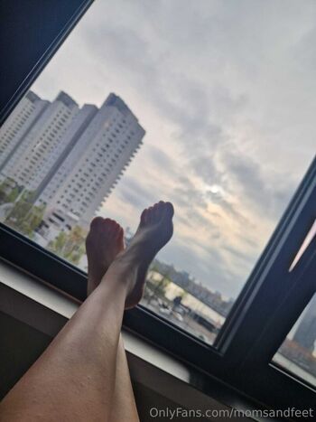 momsandfeet